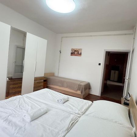 Pingvin Cukraszda Apartman Balatonmariafurdo Ngoại thất bức ảnh