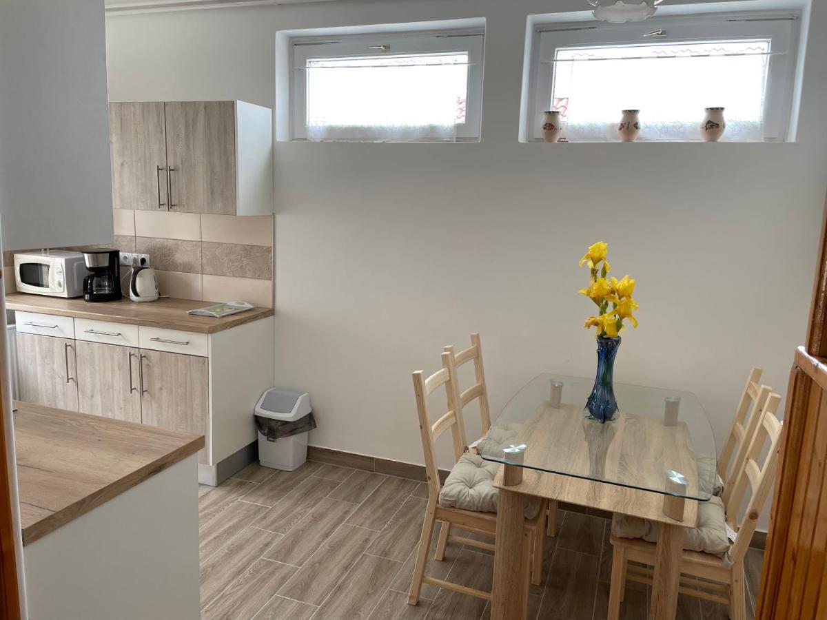 Pingvin Cukraszda Apartman Balatonmariafurdo Ngoại thất bức ảnh