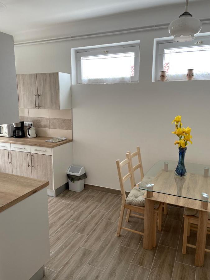 Pingvin Cukraszda Apartman Balatonmariafurdo Ngoại thất bức ảnh