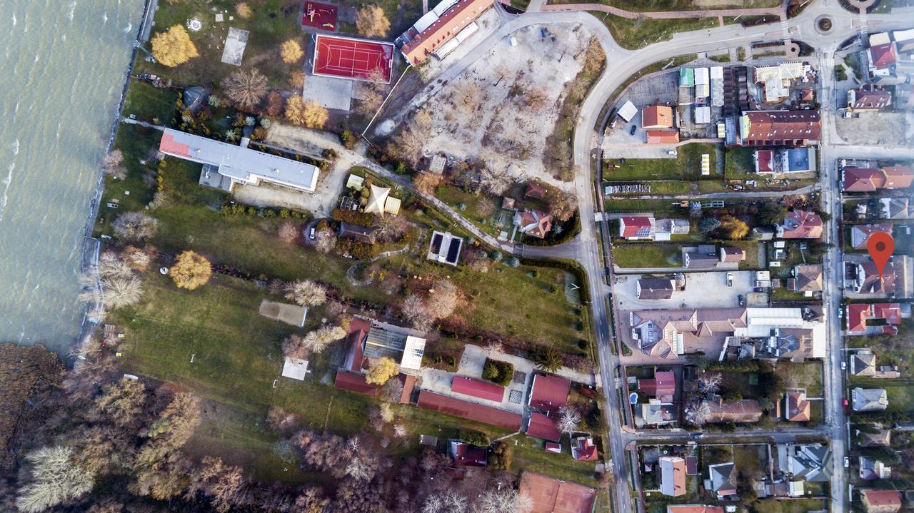 Pingvin Cukraszda Apartman Balatonmariafurdo Ngoại thất bức ảnh